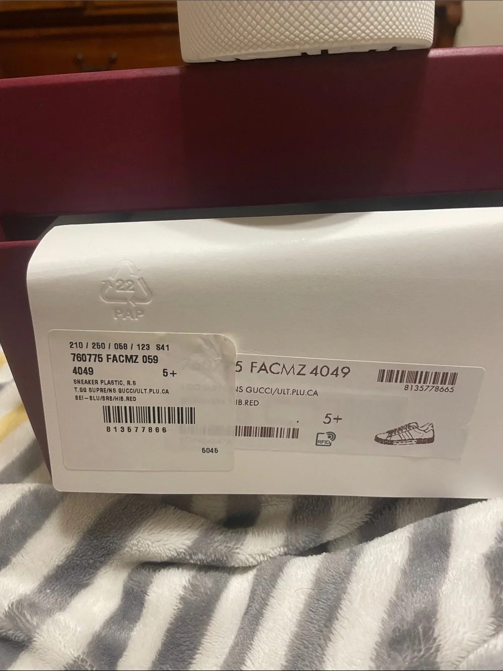 Gucci gg supreme